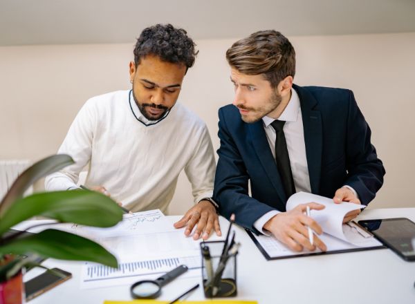 Responsable de communication à l'international. Maîtrise de l'anglais. à Toulon